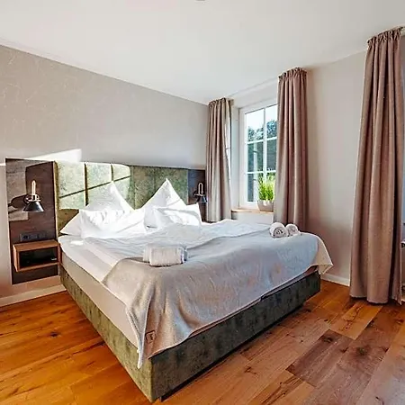 מלון Schlosshotel Brilon-Wald